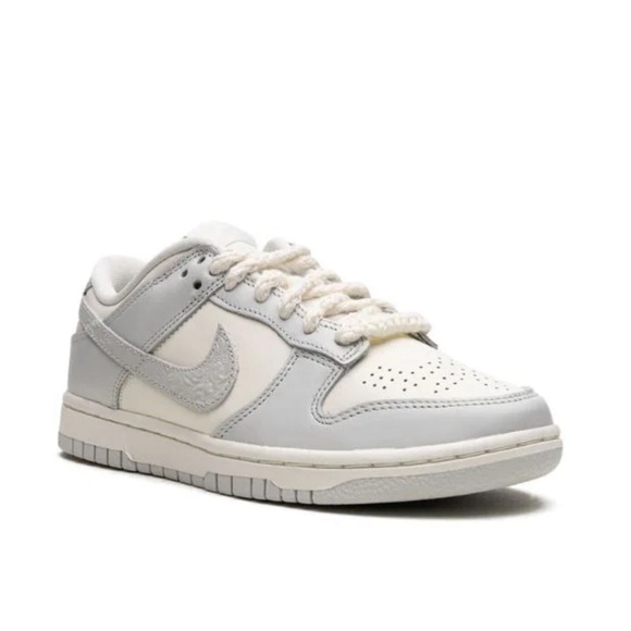 Nike Dunk Low sail/photon dust- tawny NWB size 6 women’s - Picture 4 of 5
